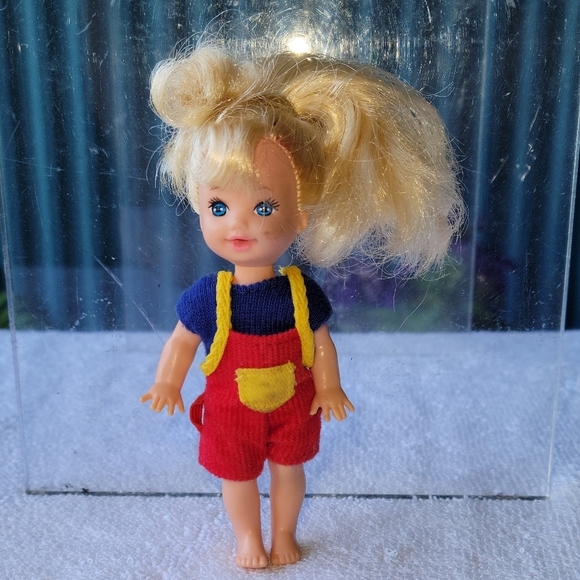 Barbie's Little  Sister Kelly - Picture 3 of 11